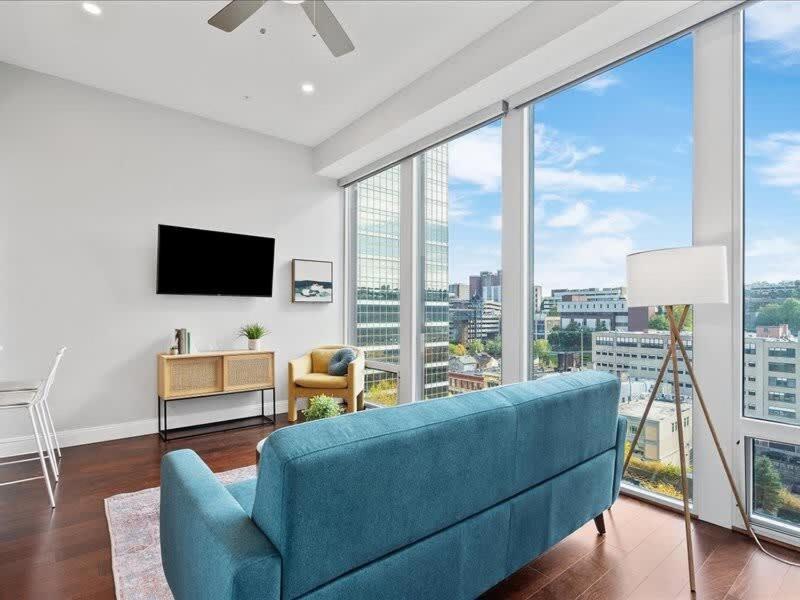 Cozysuites Roomy 1Br, Ppg Paints Arena, Pitts Питсбърг Екстериор снимка