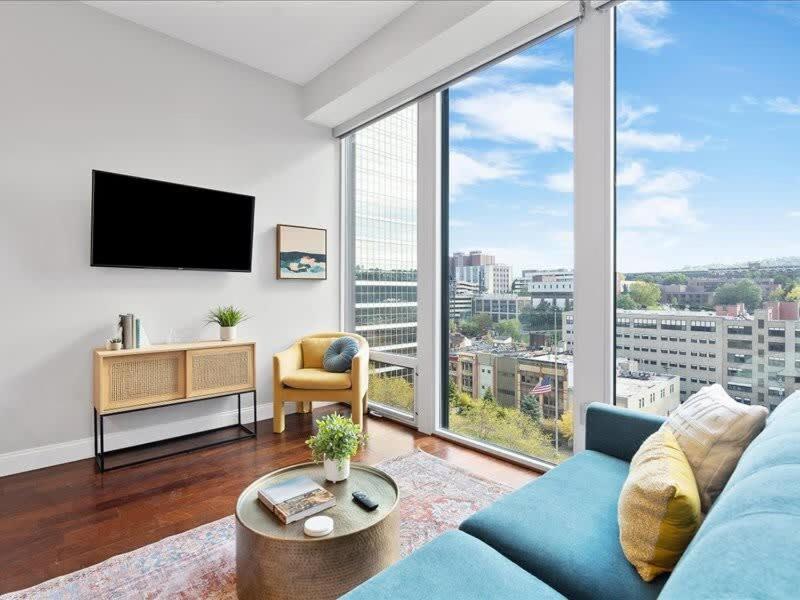 Cozysuites Roomy 1Br, Ppg Paints Arena, Pitts Питсбърг Екстериор снимка