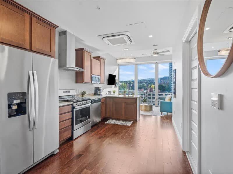 Cozysuites Roomy 1Br, Ppg Paints Arena, Pitts Питсбърг Екстериор снимка