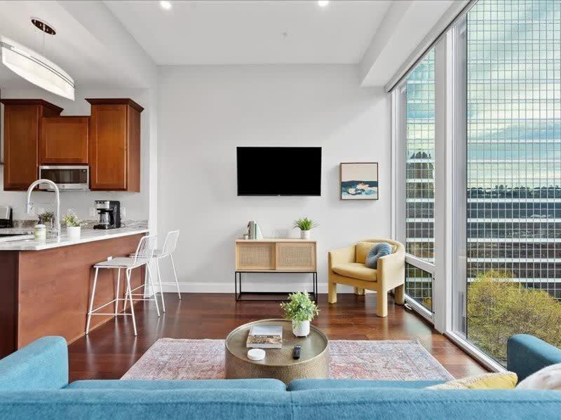 Cozysuites Roomy 1Br, Ppg Paints Arena, Pitts Питсбърг Екстериор снимка